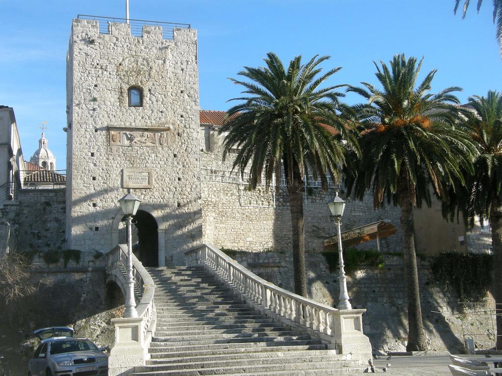 Apartments Cebalo - Ekonomija Korcula Town Exterior photo