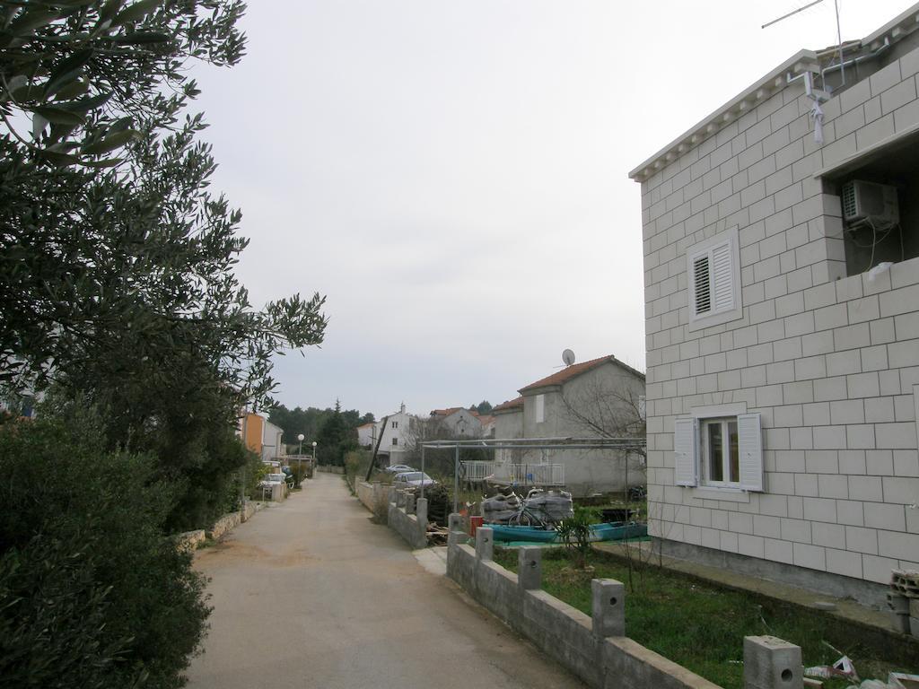 Apartments Cebalo - Ekonomija Korcula Town Exterior photo